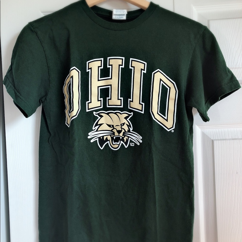 Ohio University Tee ~ Size Small ~ Ohio Bobcats